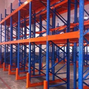 横梁式货架